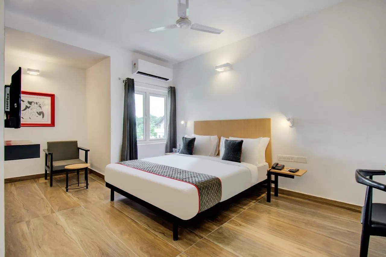 Oyo Townhouse 061 Gcda Kakkanad Signal Hotel Kochi